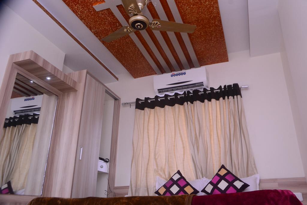 Hotel Samridhi Udajpur Pokoj fotografie